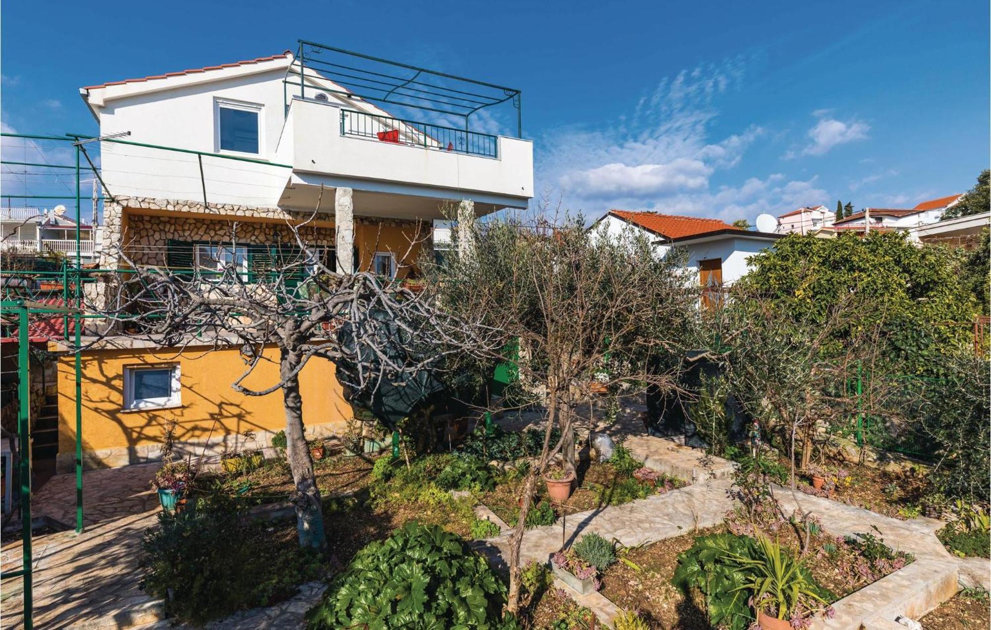 Gorgeous Apartment In Seget Vranjica Εξωτερικό φωτογραφία